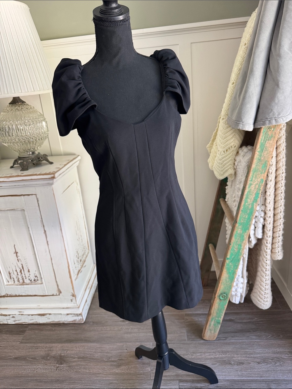 French Connection Whisper Gathered-Sleeve Dress - NWT size 4